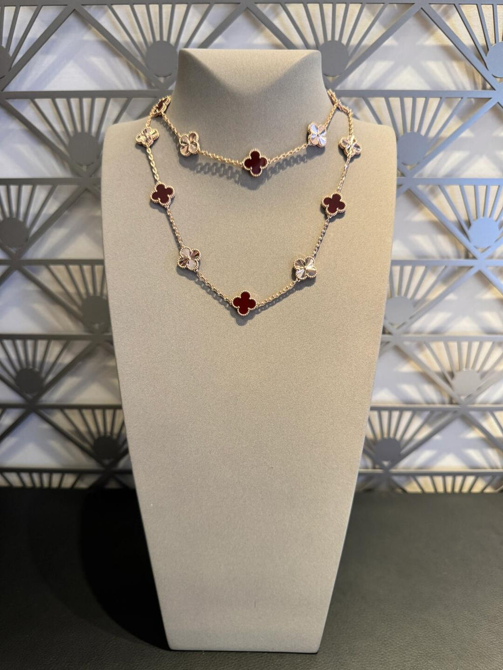 CLOVER 20 MOTIFS LASER CARNELIAN NECKLACE