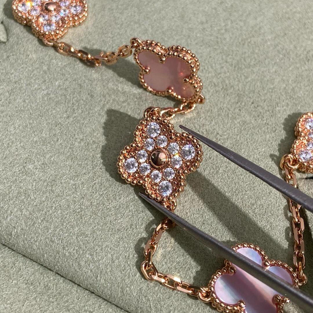 CLOVER 10 MOTIFS DIAMOND PINK MOP NECKLACE