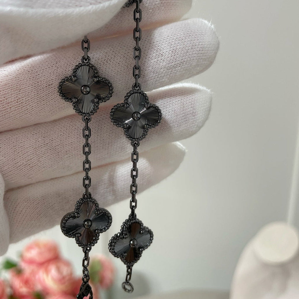 BRACELET NOIR À 5 MOTIFS CLOVER 