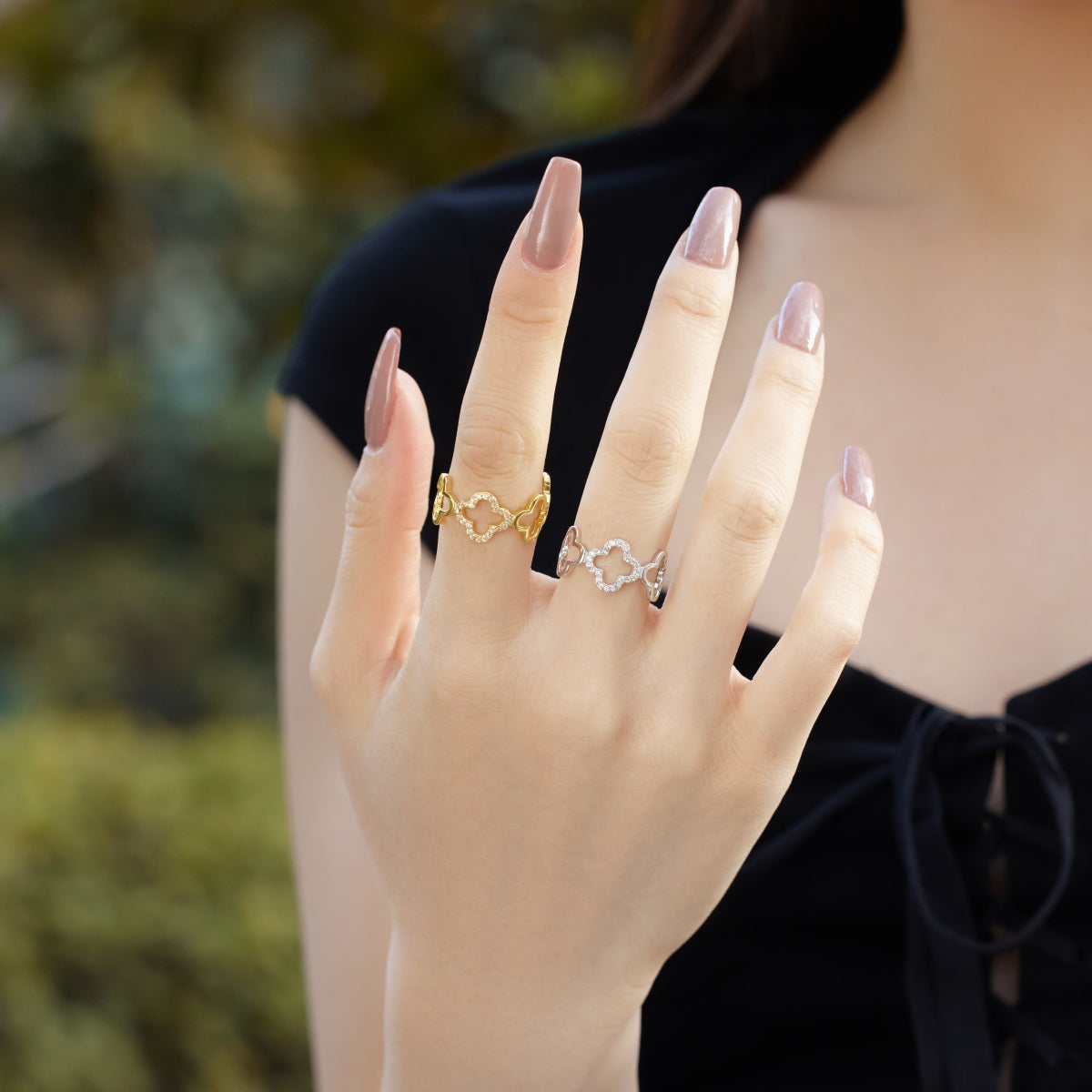 [HOT] Bague creuse en forme de trèfle à quatre feuilles