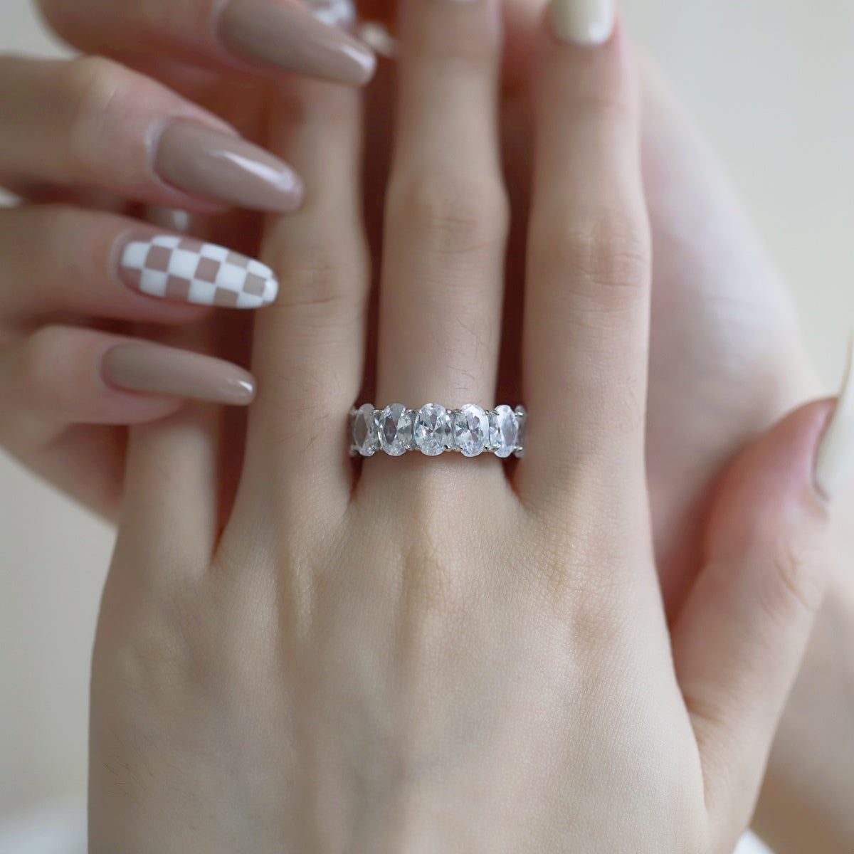 [HOT] Bague de tennis allongée et délicate à taille coussin
