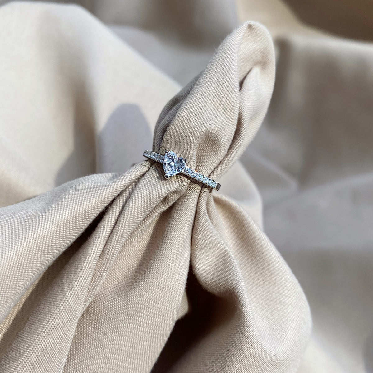 [HOT] Bague d'amour charmante en forme de cœur de 0,5 carat CaratEternity