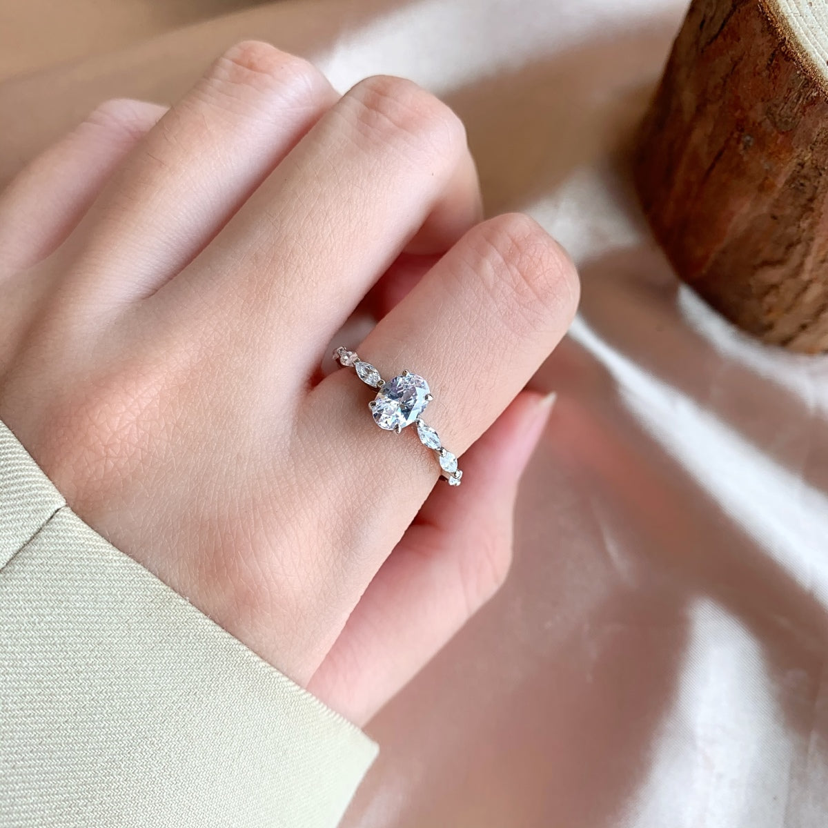 [HOT] Bague de fiançailles quotidienne luxueuse et vibrante de 0,75 carat, taille coussin allongée