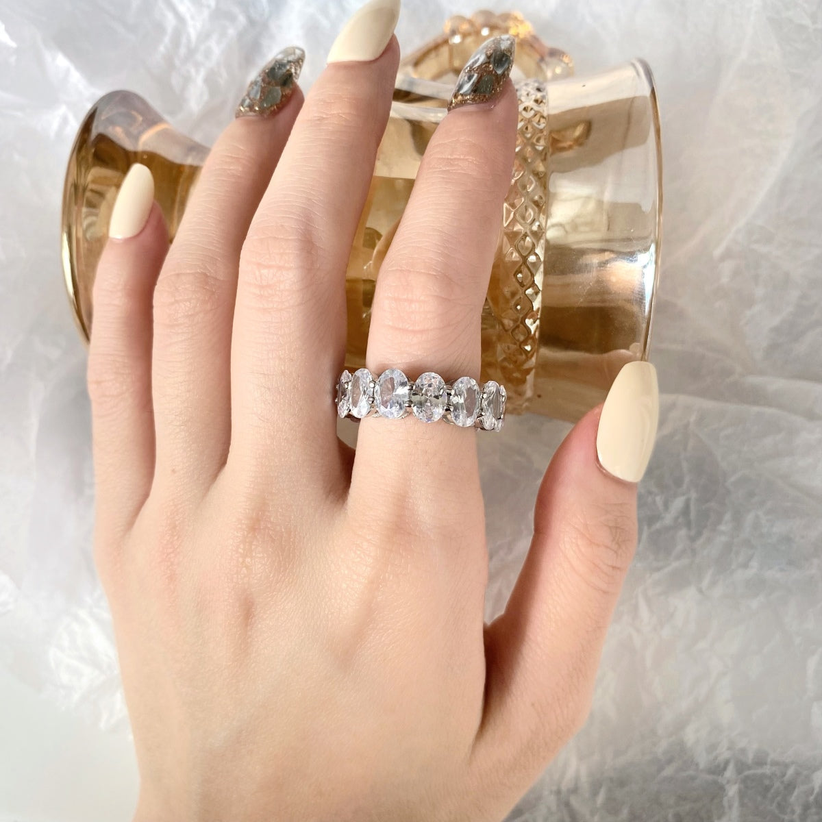 [HOT] Bague de tennis allongée et délicate à taille coussin