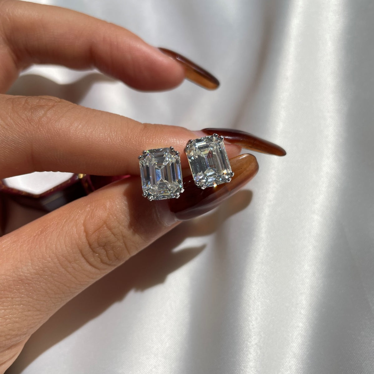 [HOT] Boucles d'oreilles éblouissantes de forme carrée