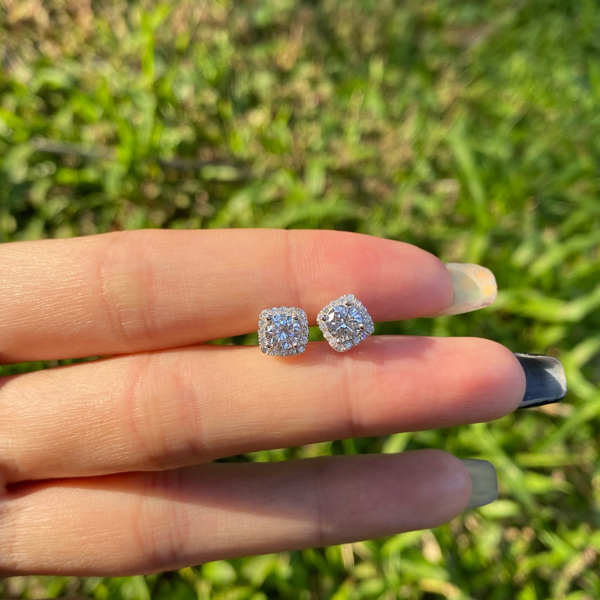 [HOT] Boucles d'oreilles à tige classiques avec pierre centrale ronde