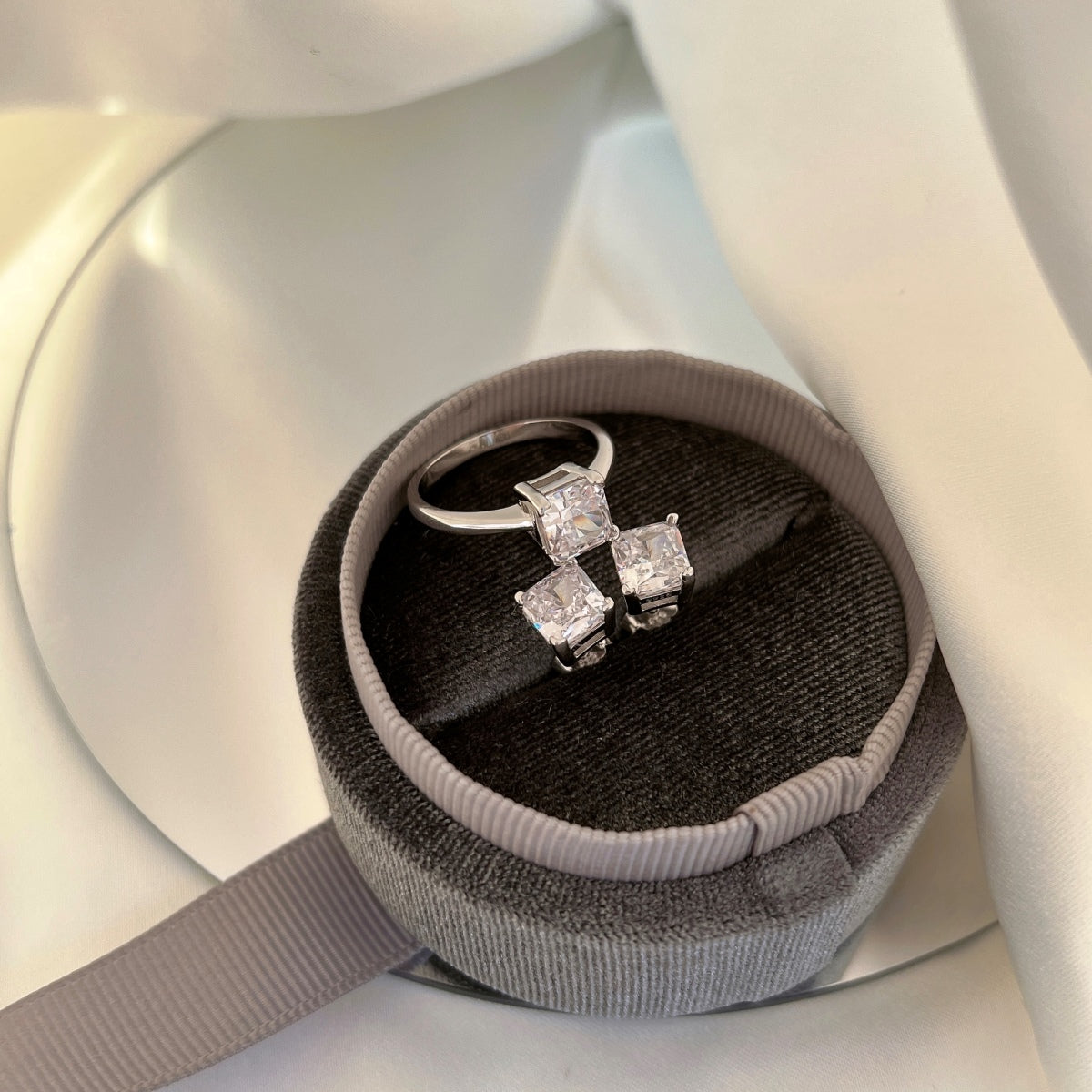 [HOT] Boucles d'oreilles de mariage taille princesse radiante de 1,0 carat