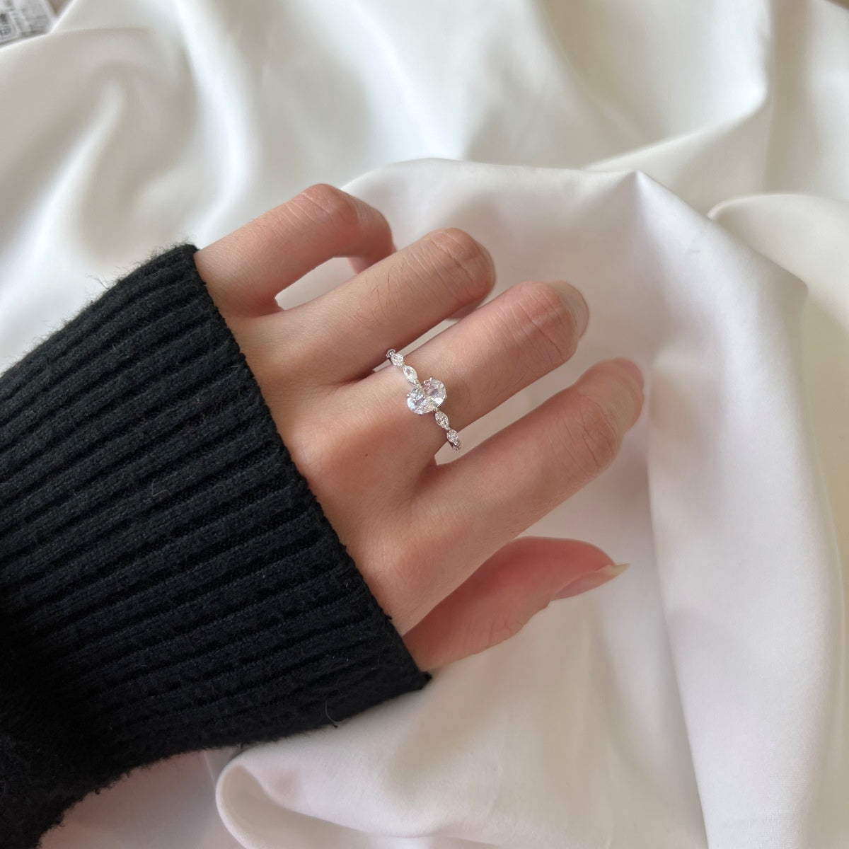 [HOT] Bague de fiançailles quotidienne luxueuse et vibrante de 0,75 carat, taille coussin allongée