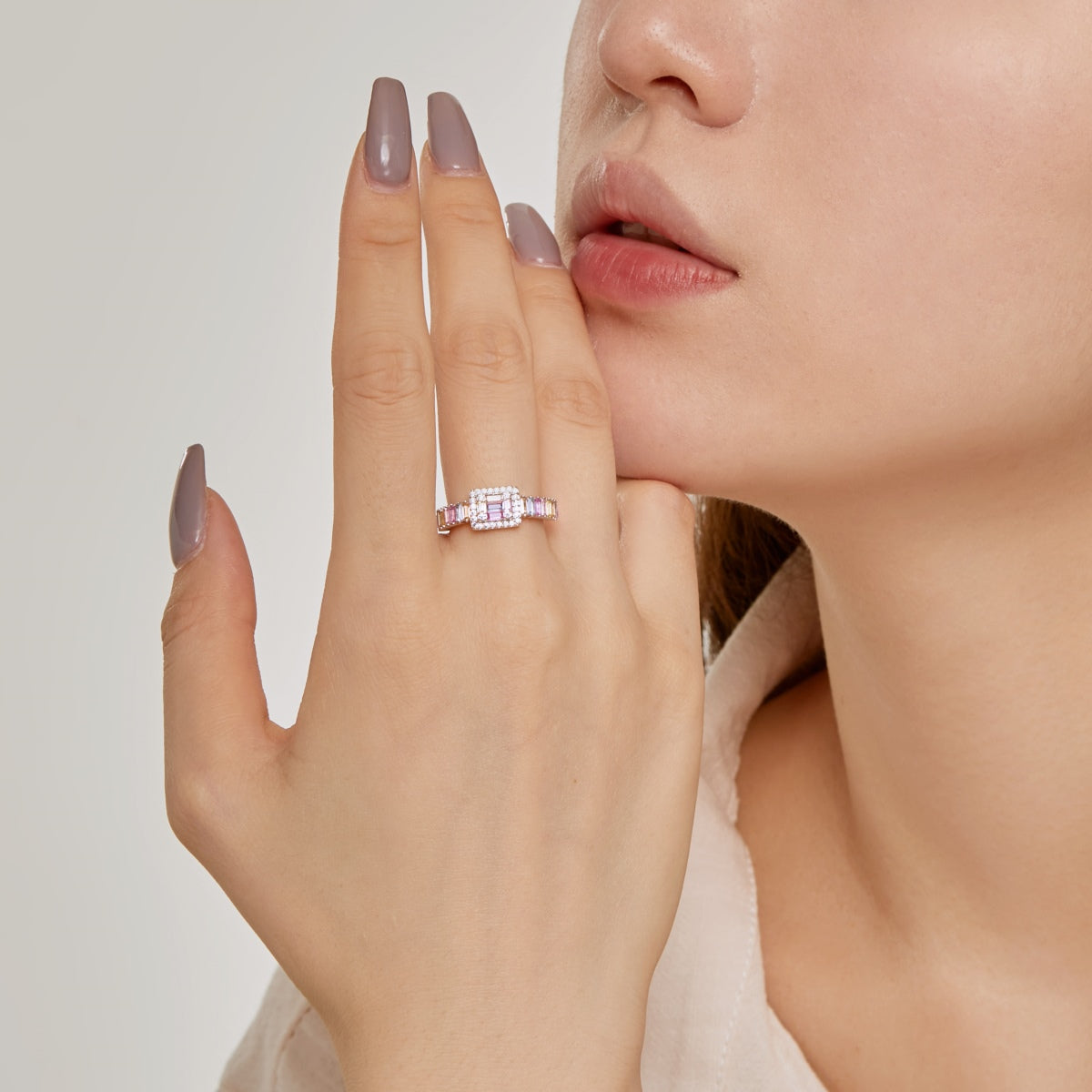 [HOT] Bague de fête exquise et colorée à coupe radiante