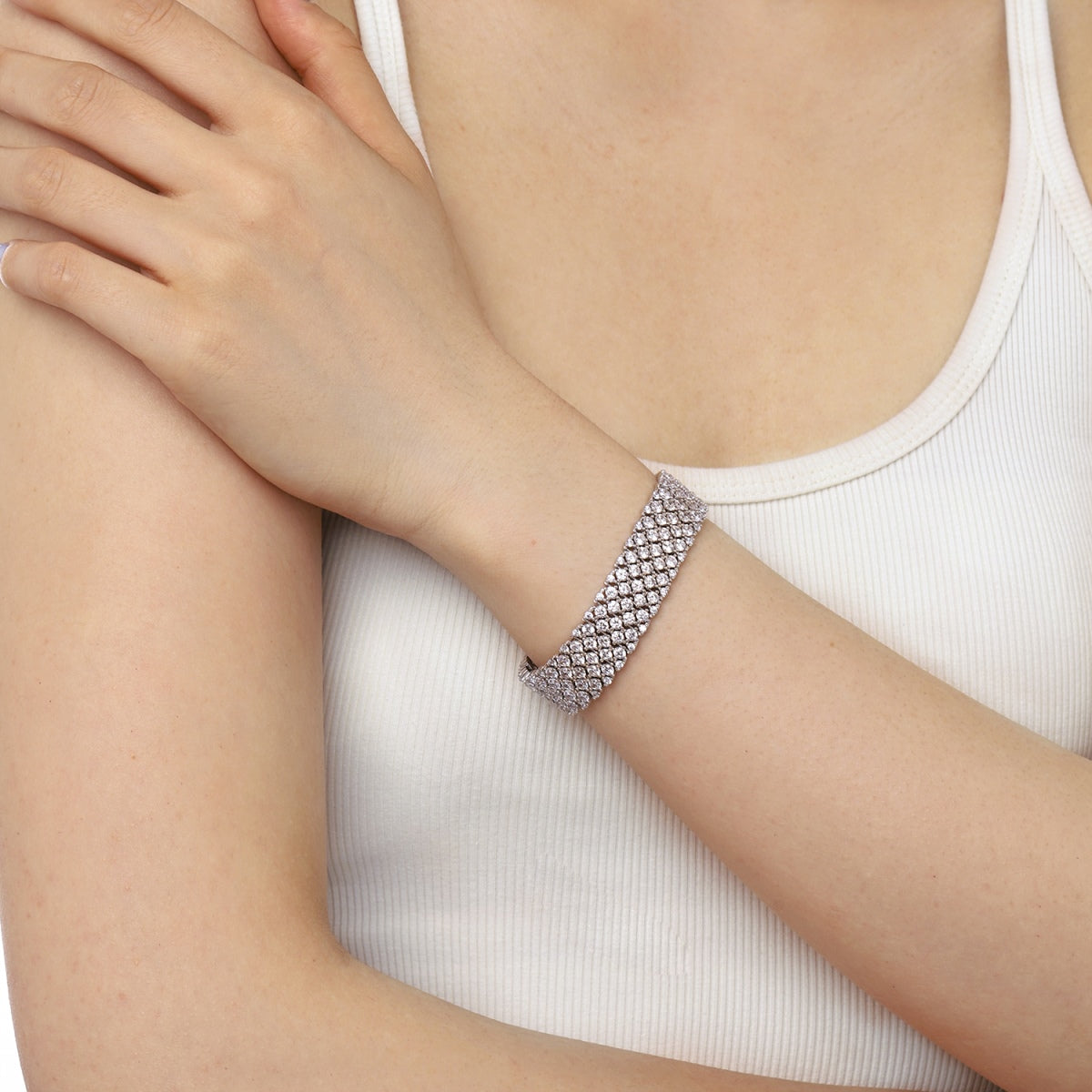 [HOT]Ornate Elegant Round Cut Party Bracelet