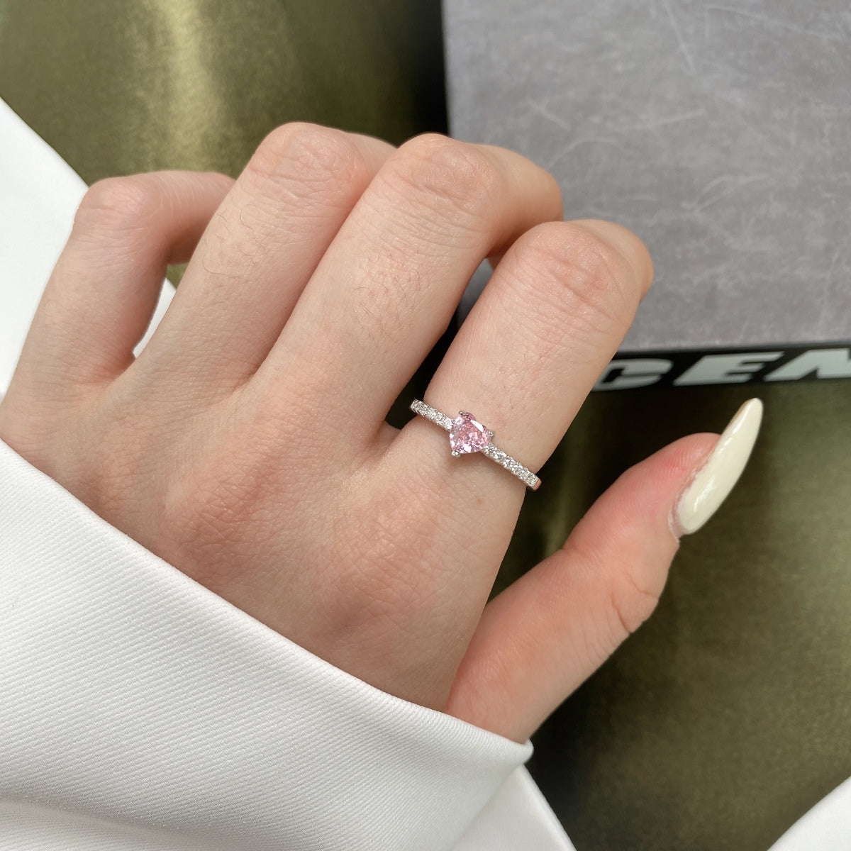 [HOT] Bague d'amour charmante en forme de cœur de 0,5 carat CaratEternity