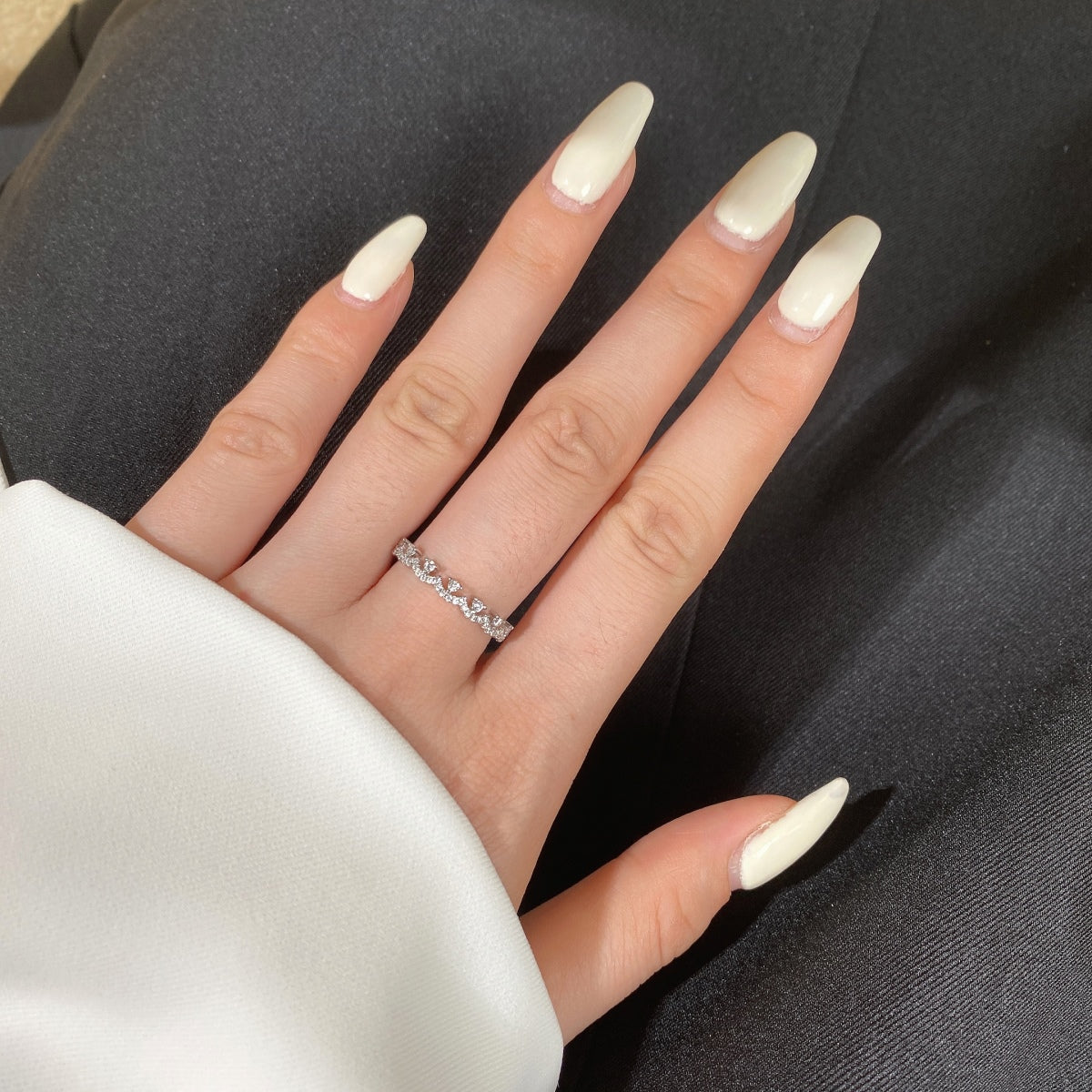 [HOT] Bague de fête élégante et resplendissante de forme ronde