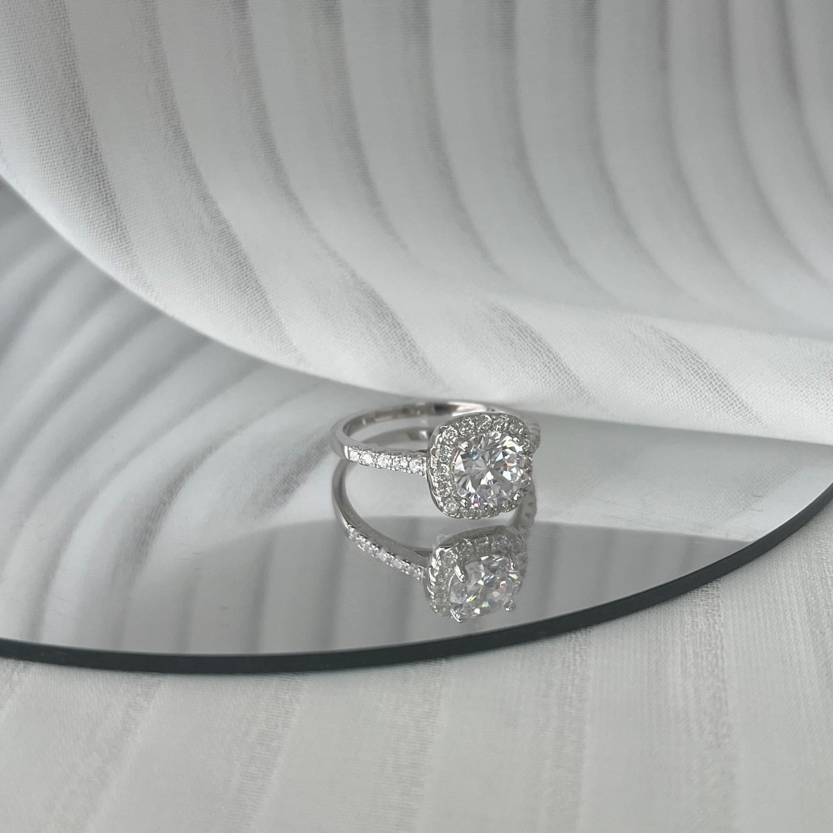 [HOT] Alliance de mariage ronde éblouissante et resplendissante