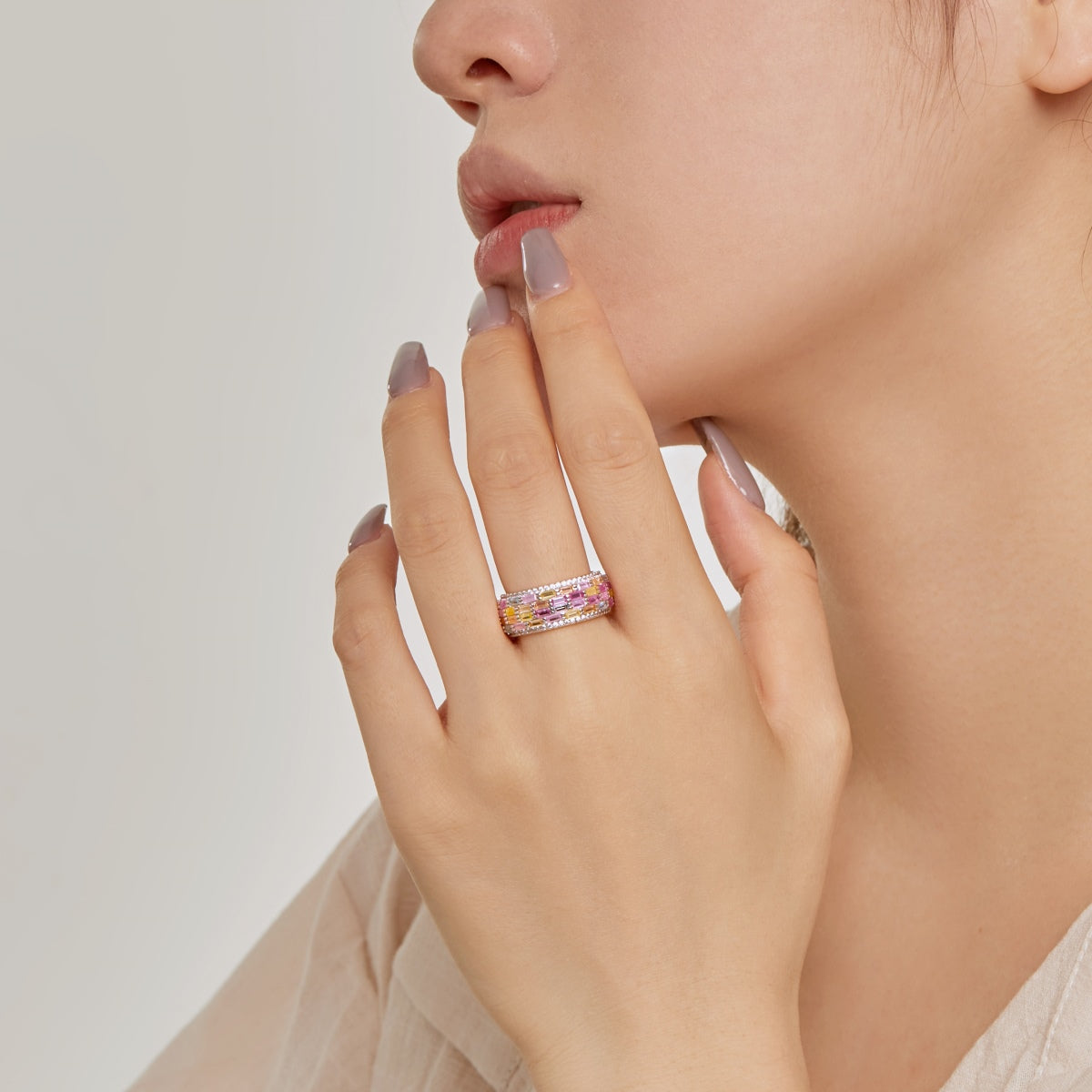 [HOT] Bague quotidienne colorée et éclatante à taille radieuse