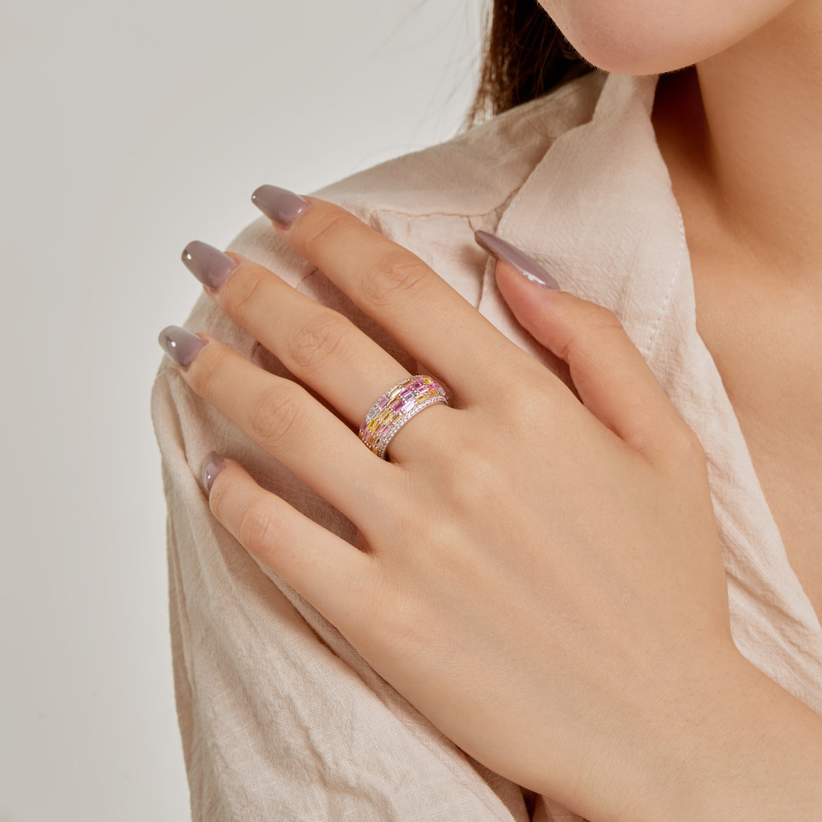 [HOT] Bague quotidienne colorée et éclatante à taille radieuse