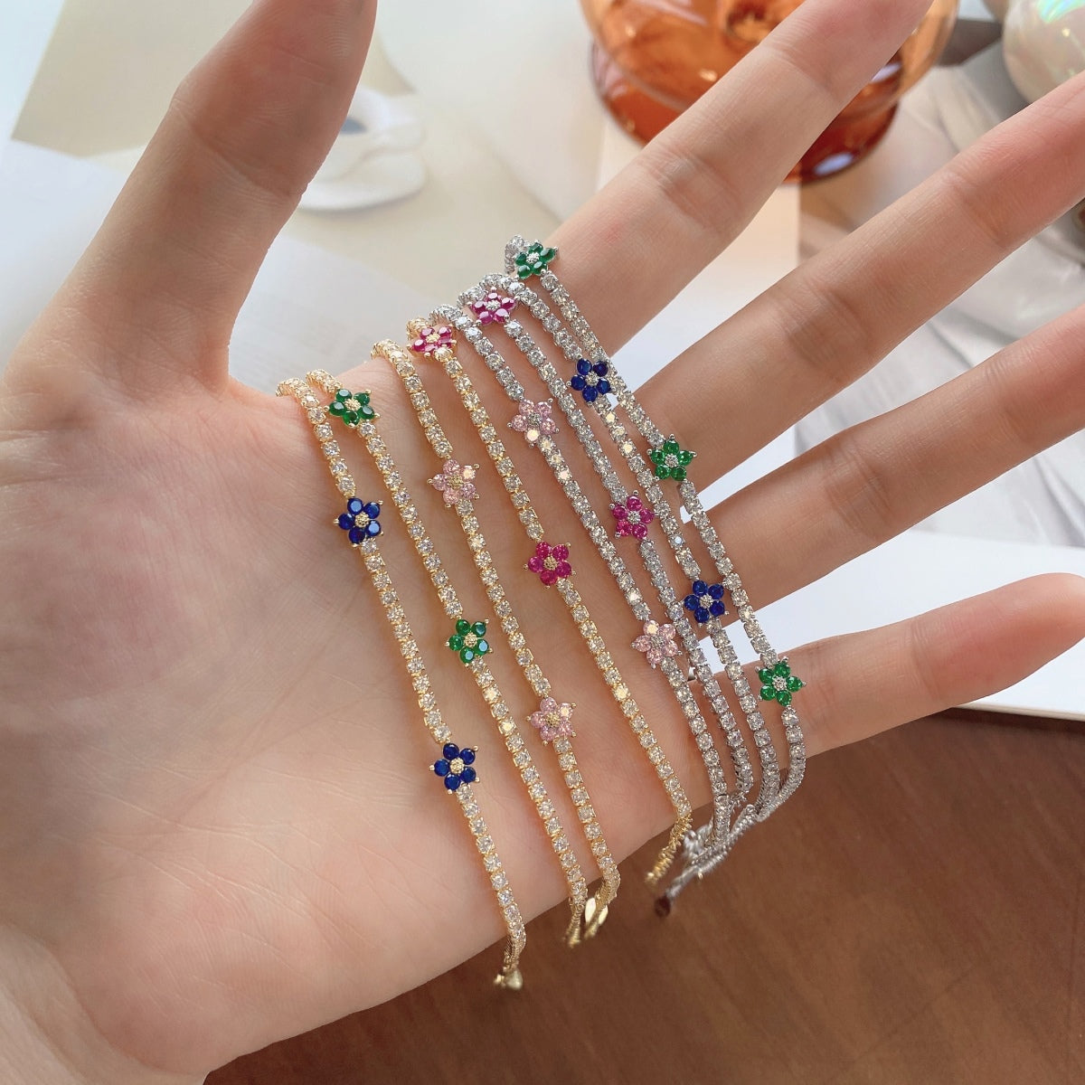 [HOT]Sparkling Flower Shape Tennis Bracelet