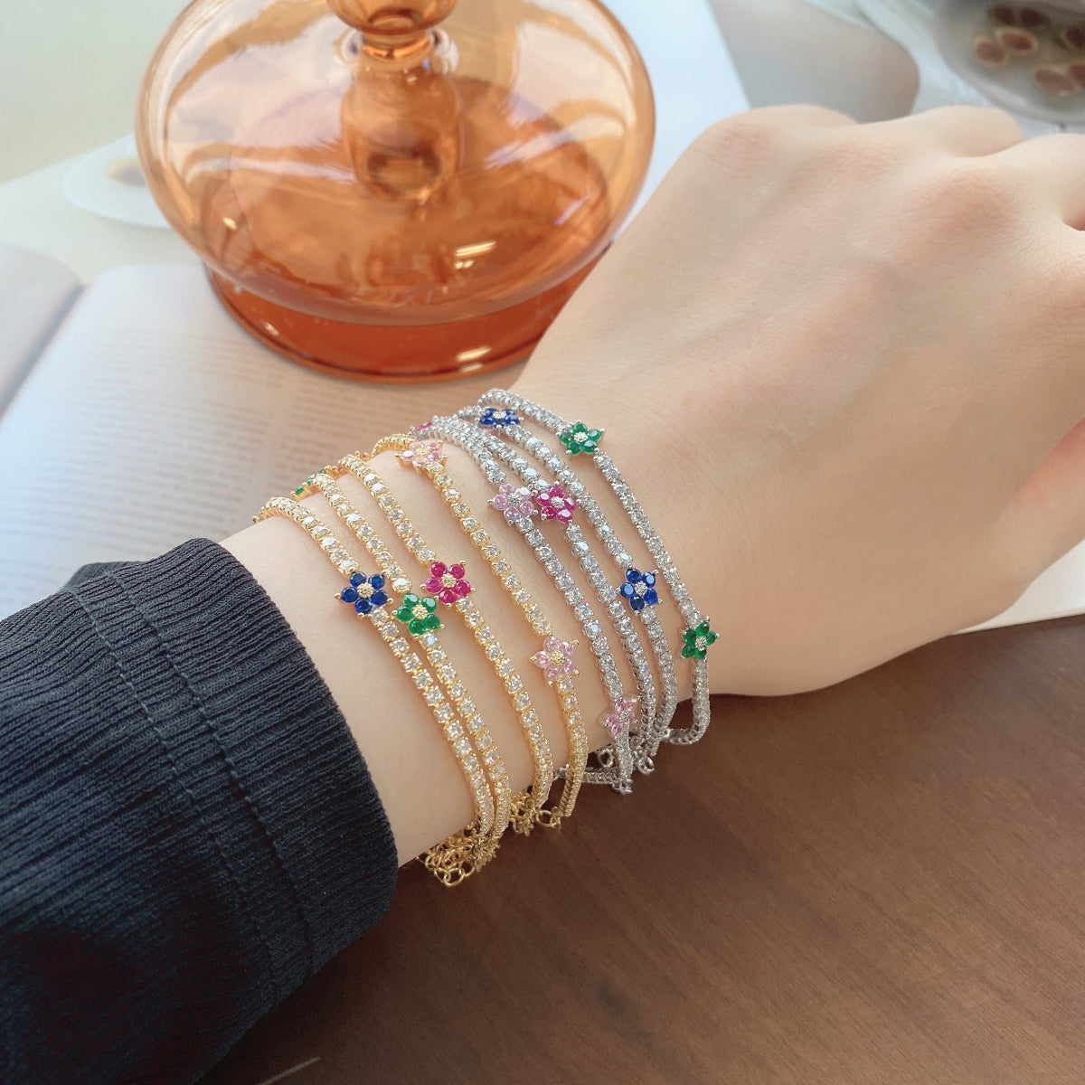 [HOT]Sparkling Flower Shape Tennis Bracelet