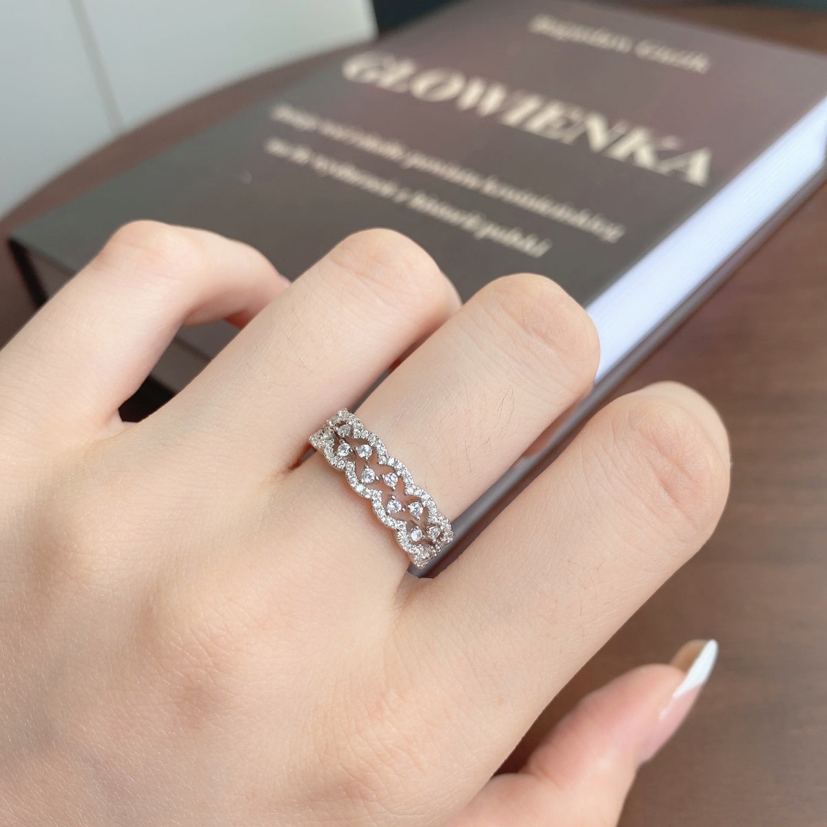 [HOT] Bague de fête élégante et resplendissante de forme ronde