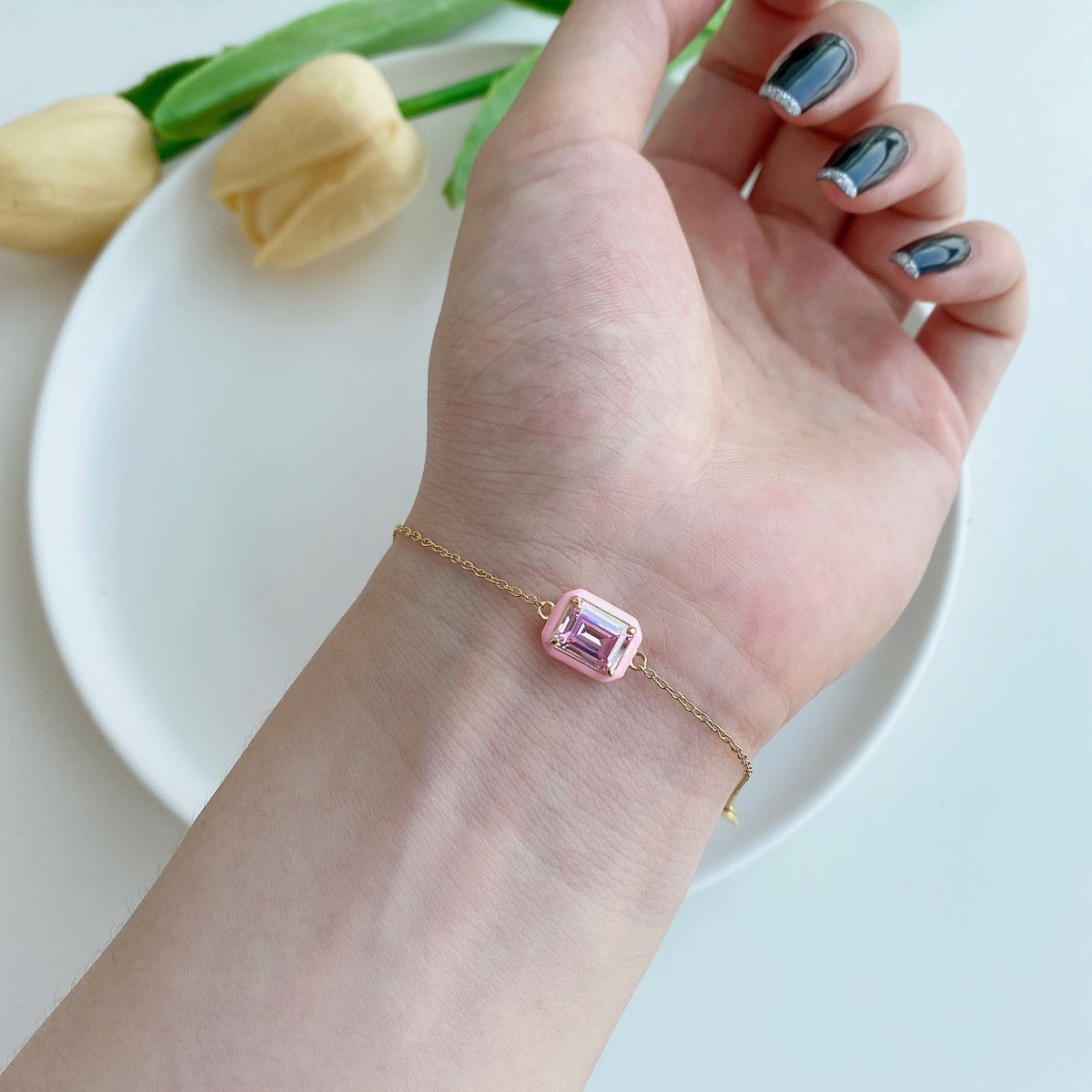 [HOT] Bracelet quotidien taille émeraude coloré et scintillant de 2,0 carats