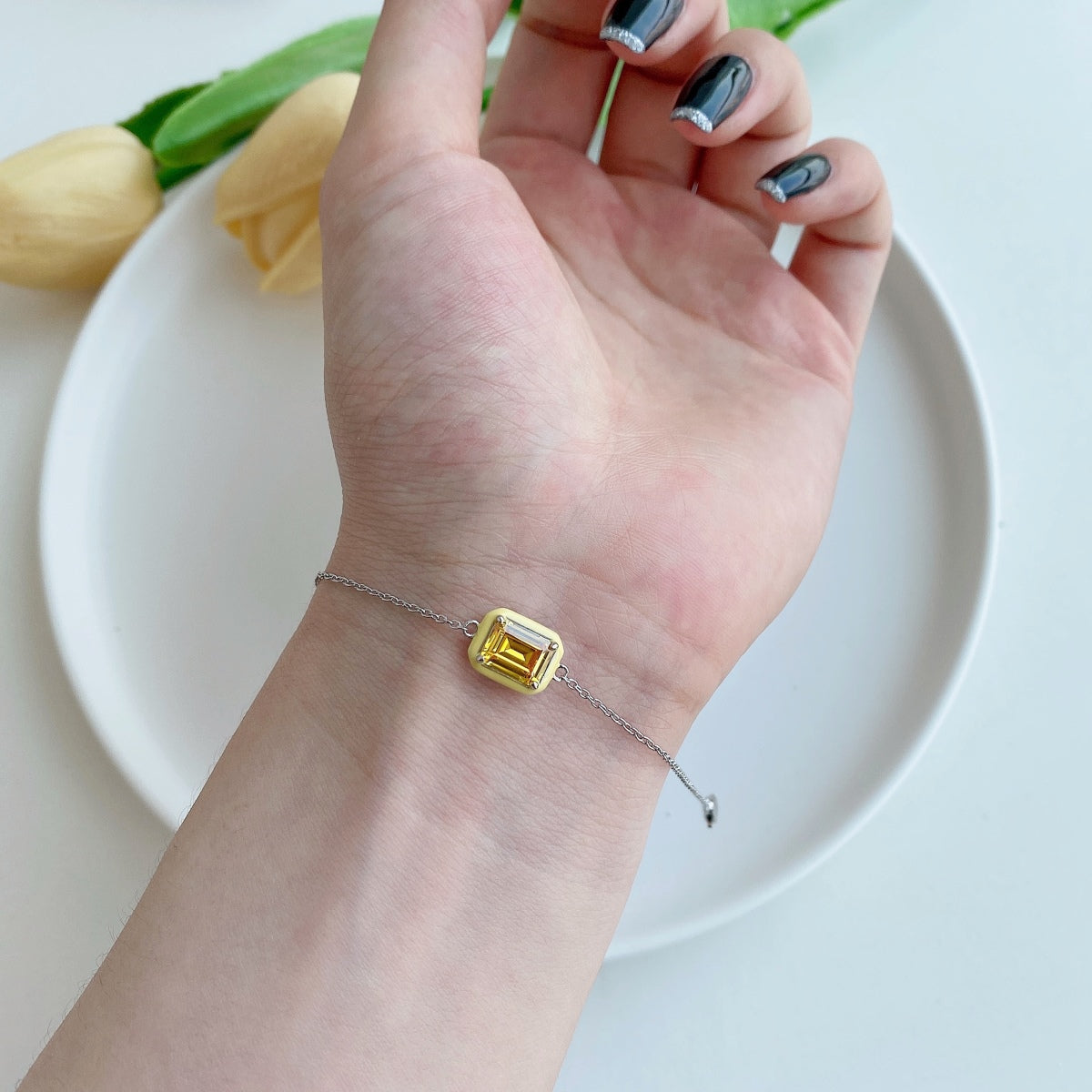 [HOT] Bracelet quotidien taille émeraude coloré et scintillant de 2,0 carats