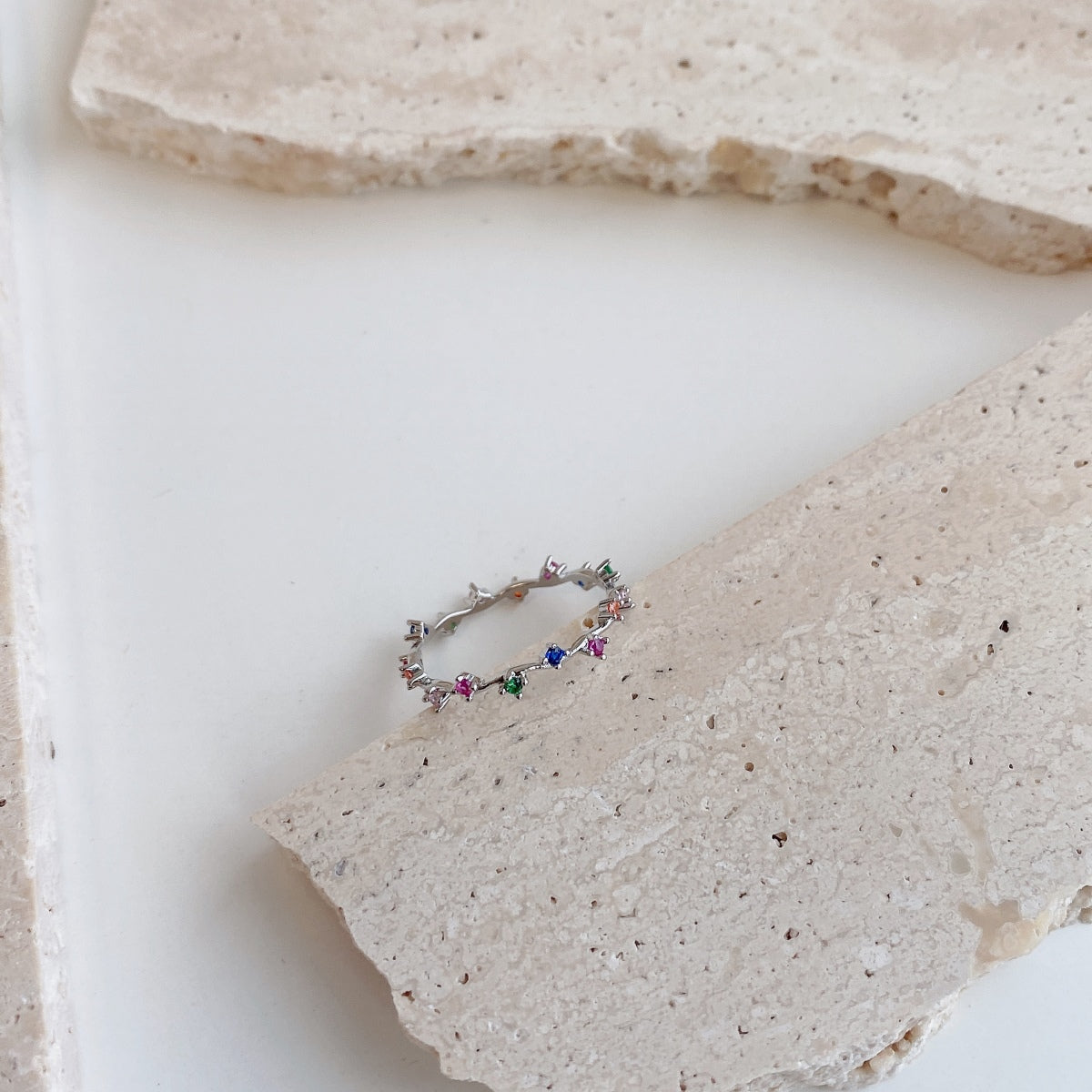 [HOT] Bague quotidienne ronde colorée et rayonnante