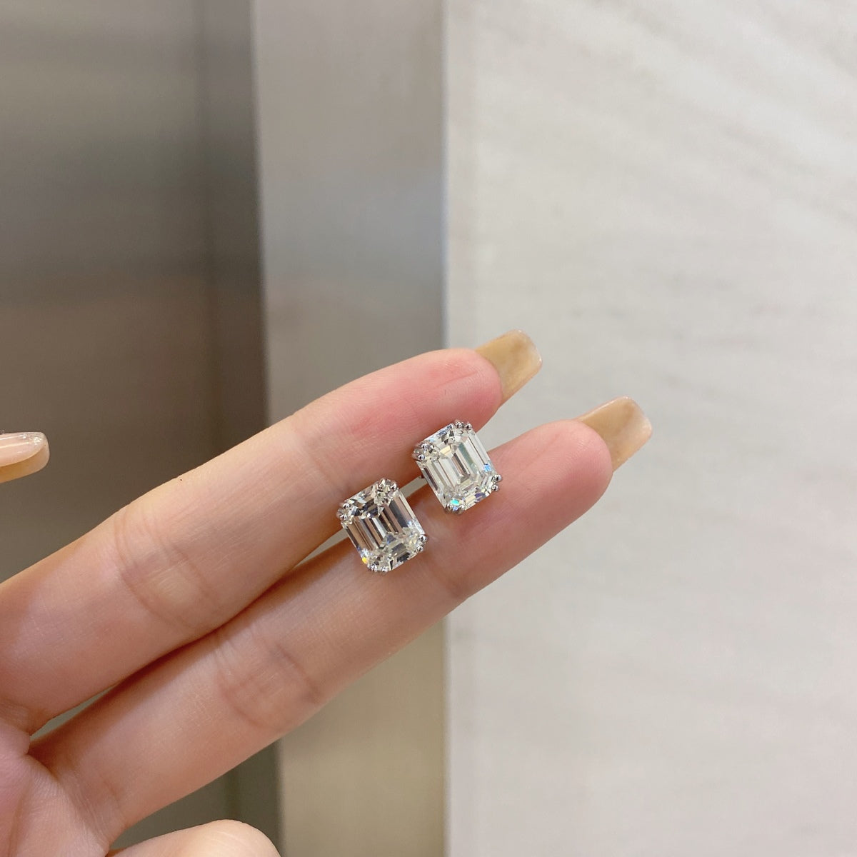 [HOT] Boucles d'oreilles éblouissantes de forme carrée
