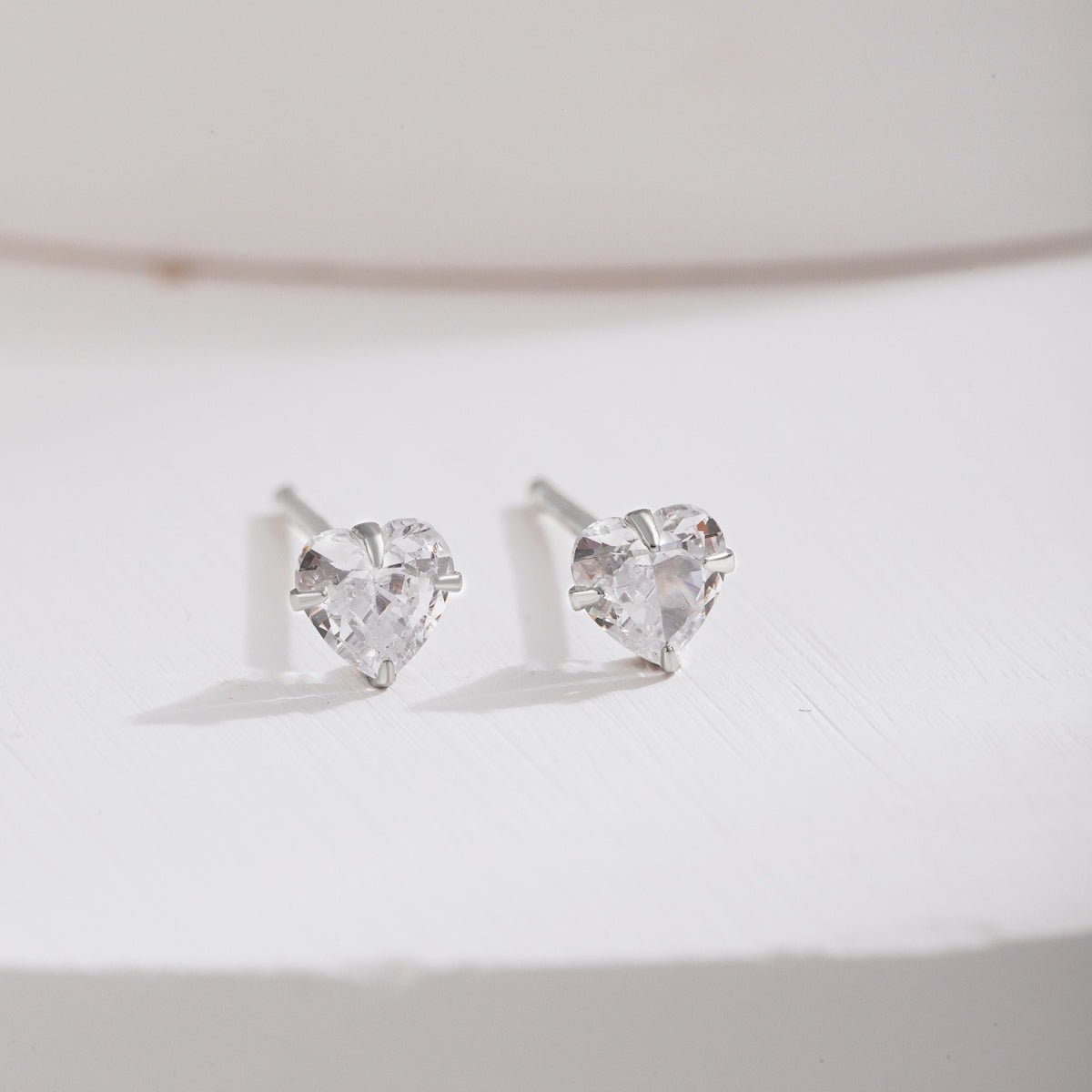 [HOT] Boucles d'oreilles simples en forme de cœur scintillant