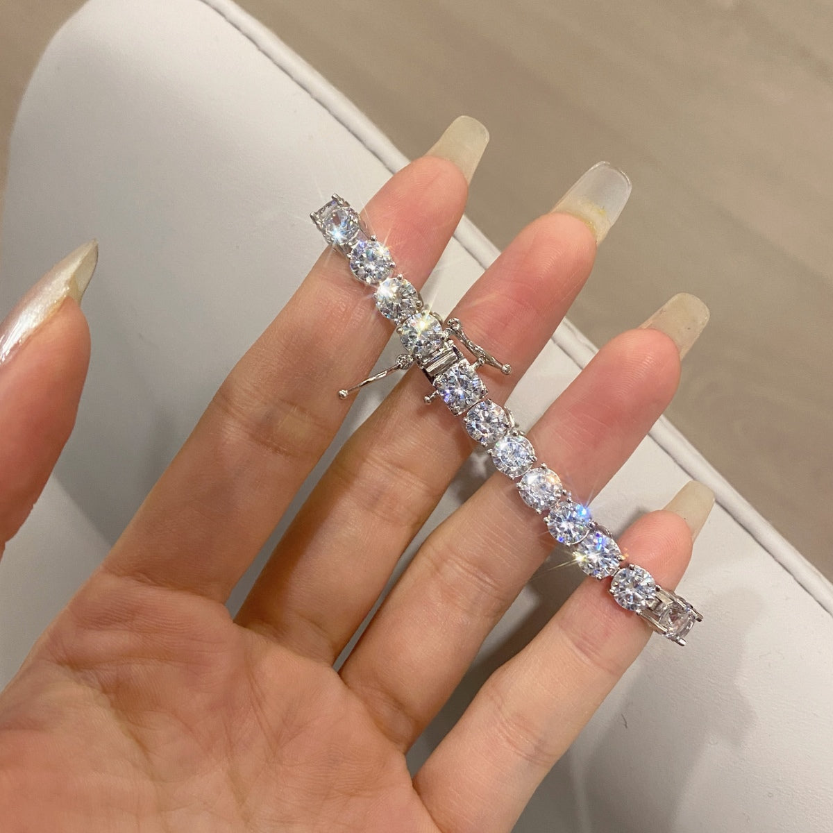 [HOT] Bracelet de mariage rond orné et scintillant