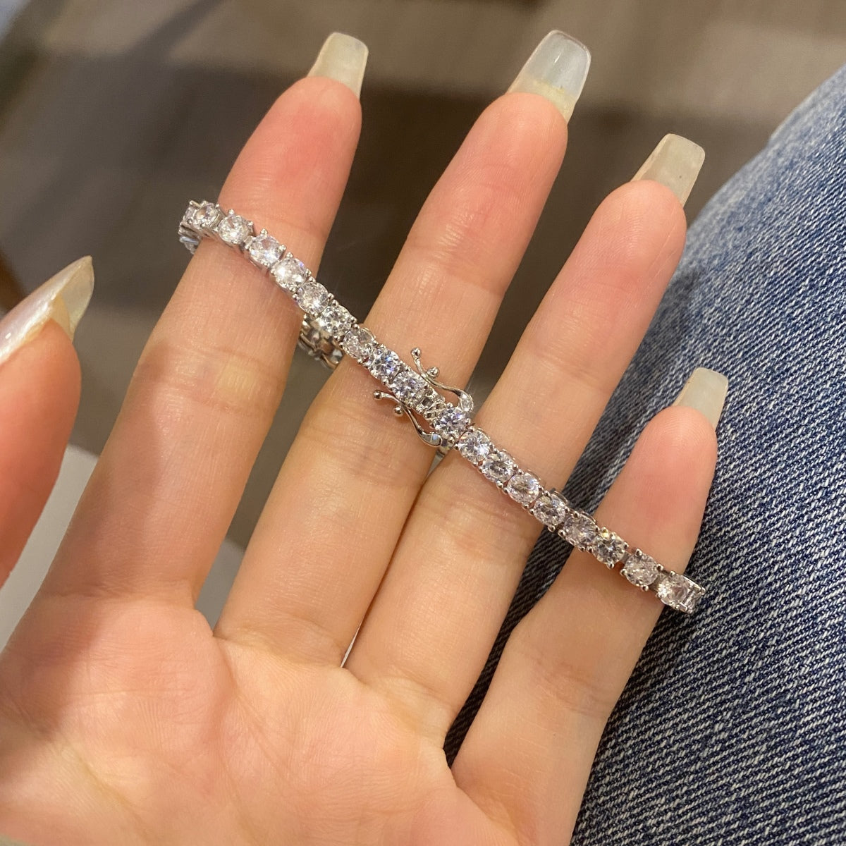 [HOT] Bracelet de tennis luxueux à coupe ronde ornée