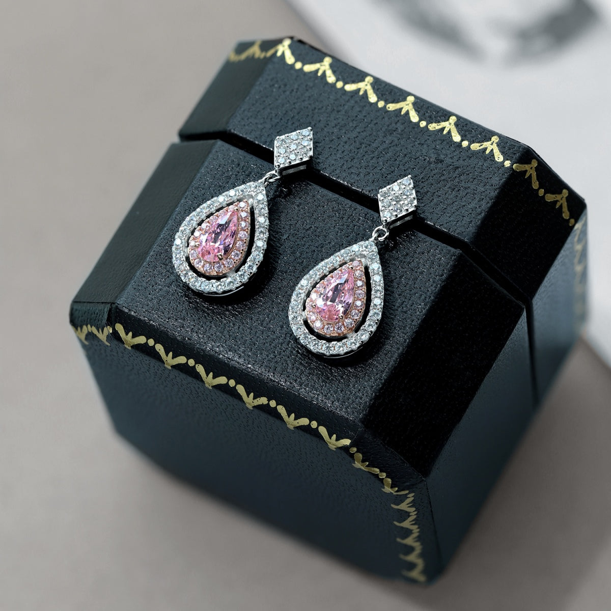 [HOT] Boucles d'oreilles de banquet en forme de goutte d'eau délicates et ornées