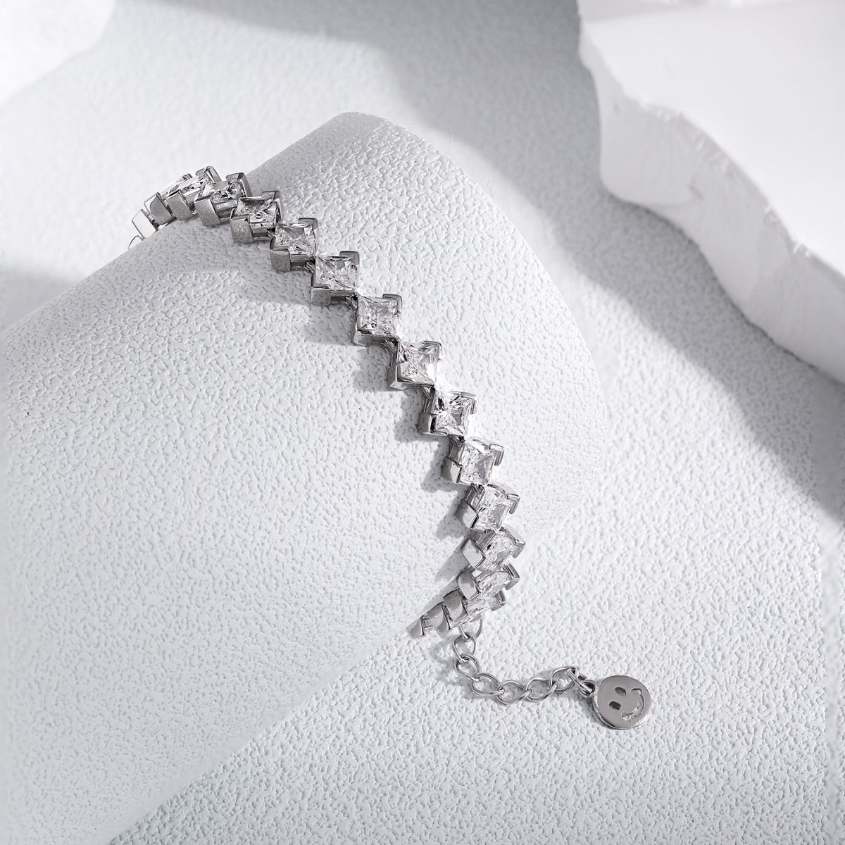 [HOT] Bracelet quotidien orné de 0,5 carat taille princesse