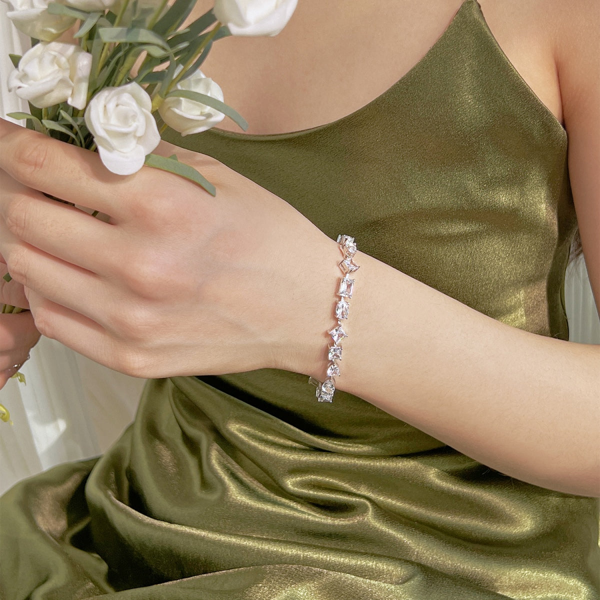 [HOT] Bracelet quotidien unique et exquis à plusieurs coupes