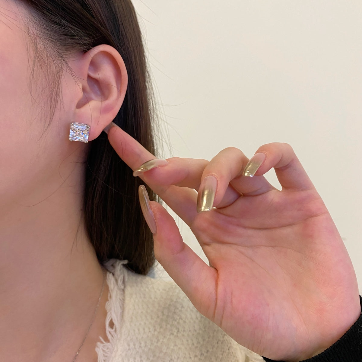 [HOT] Boucles d'oreilles délicates de forme carrée