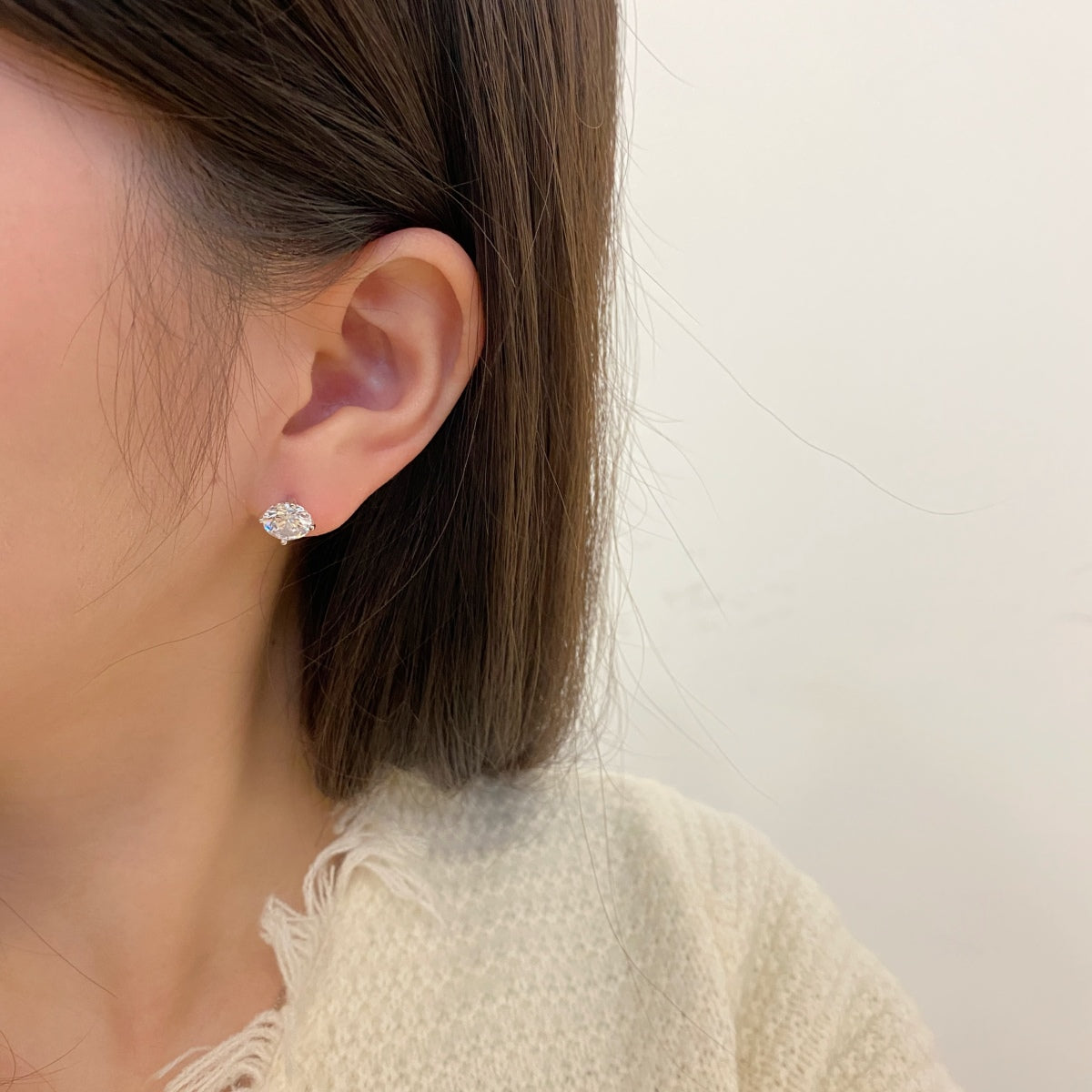 [HOT] Boucles d'oreilles à tige élégantes et brillantes avec pierre centrale ronde