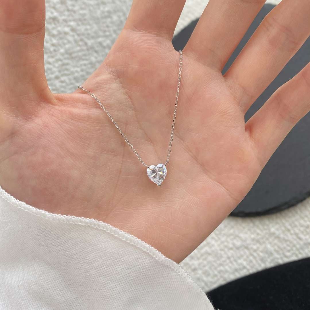 [HOT]Heart Shape Main Stone Pendant Collarbone Necklace