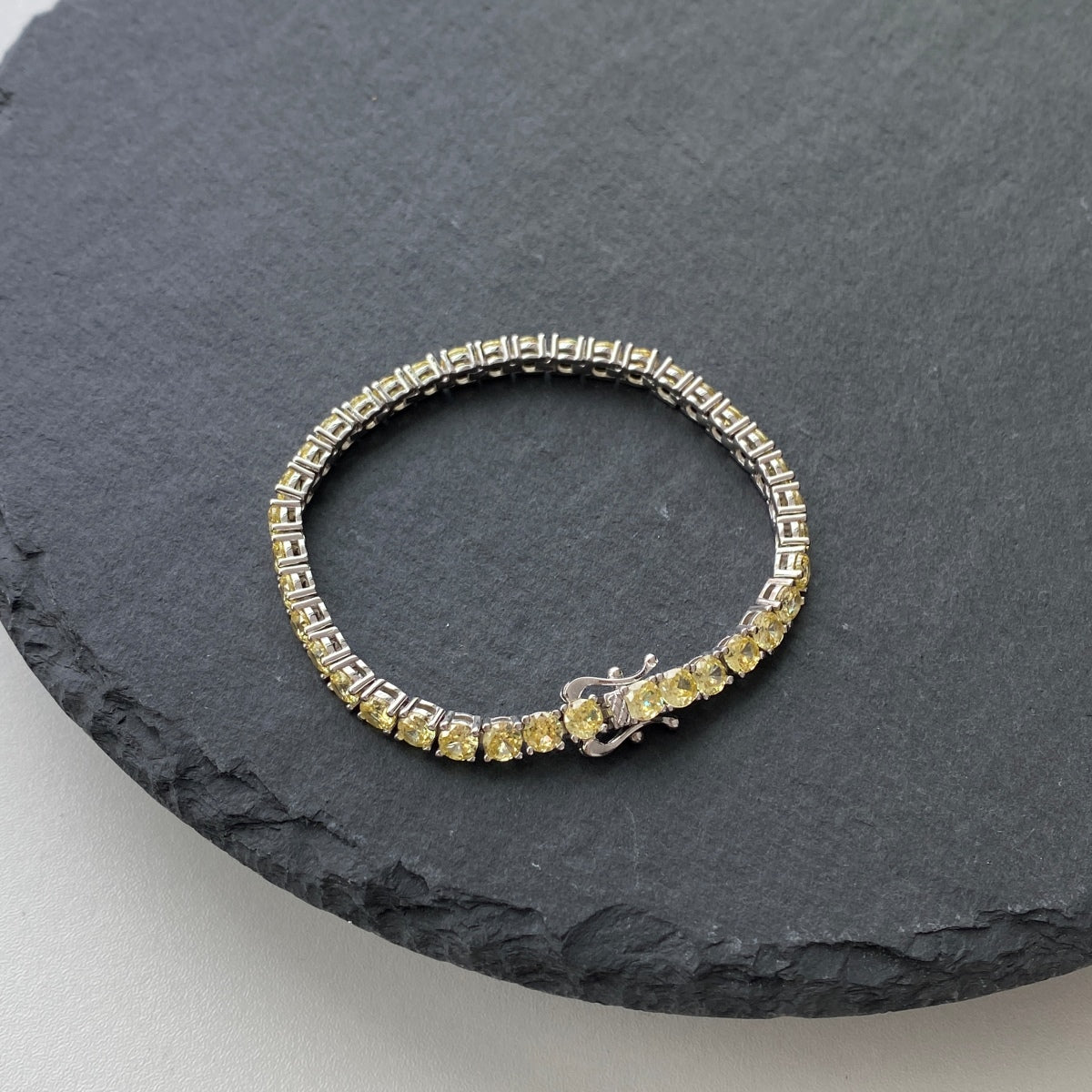 [HOT]Ornate Dazzling Round Cut Tennis Bracelet