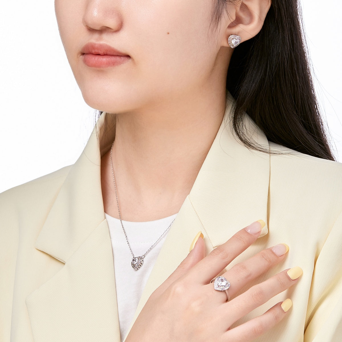 [HOT]Delicate Ebullient Heart Shape Wedding Ring