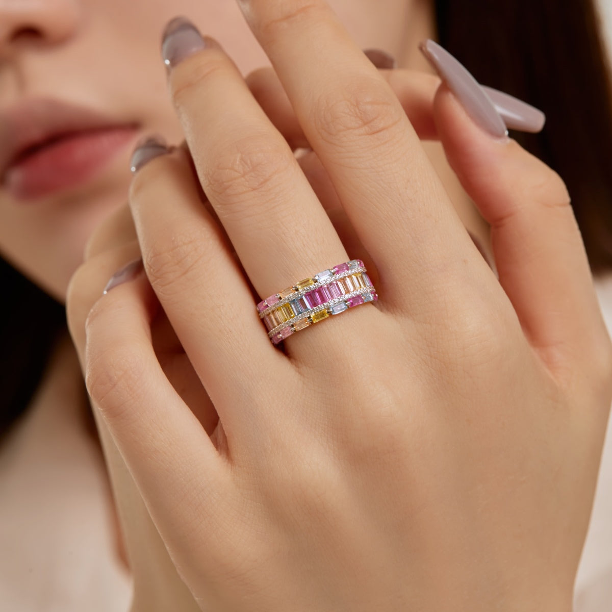 [HOT] Bague de fête éclatante et colorée à coupe radiante