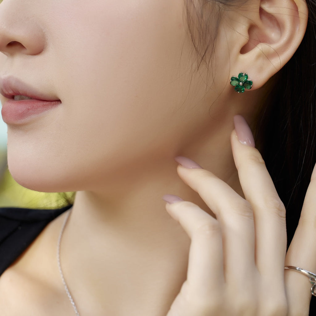 [HOT]四つ葉のクローバーボールピアス