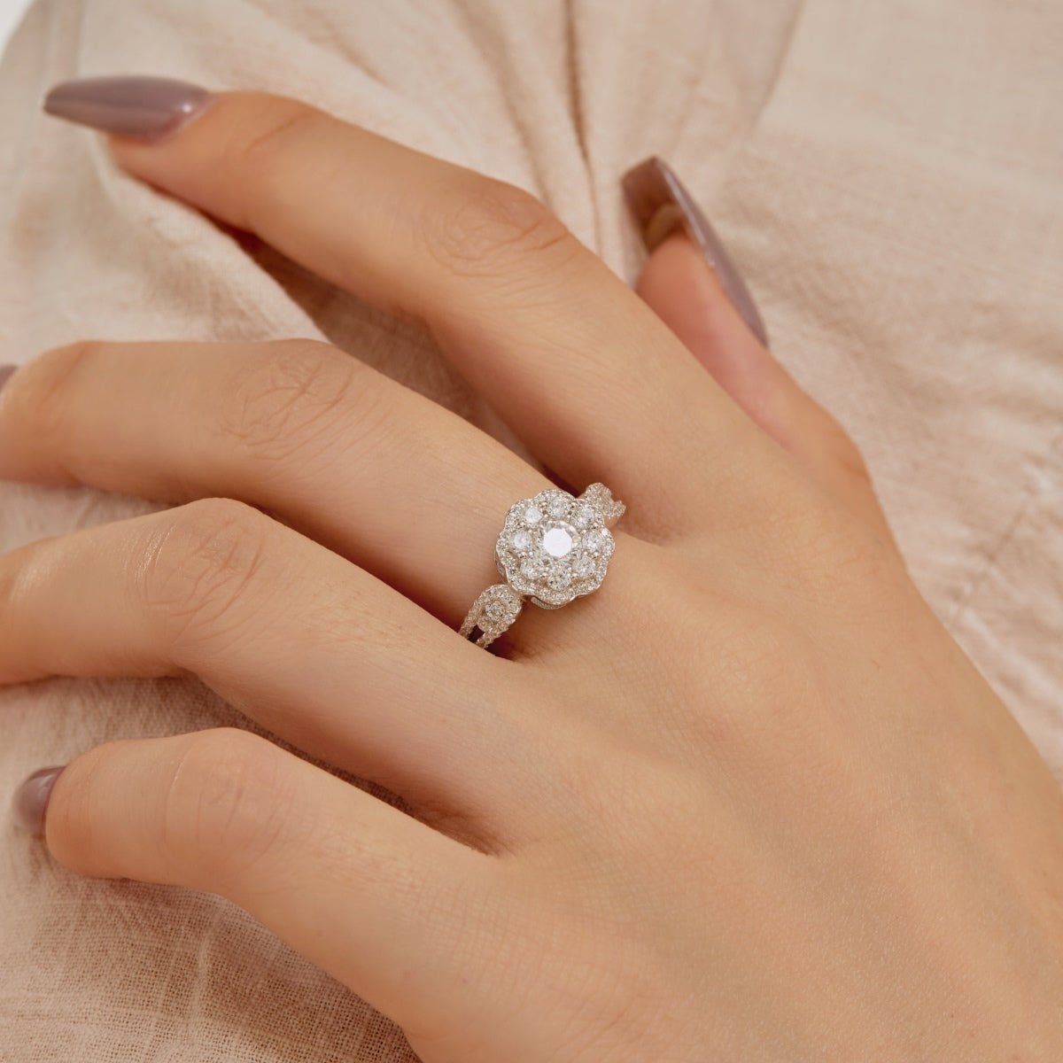 [HOT] Bague de mariage délicate et colorée en forme de fleur coupée ronde