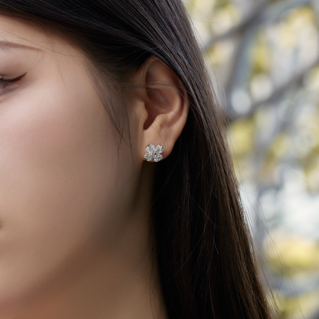 [HOT]四つ葉のクローバーボールピアス