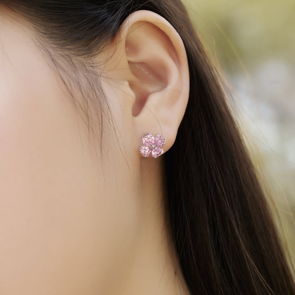 [HOT]四つ葉のクローバーボールピアス
