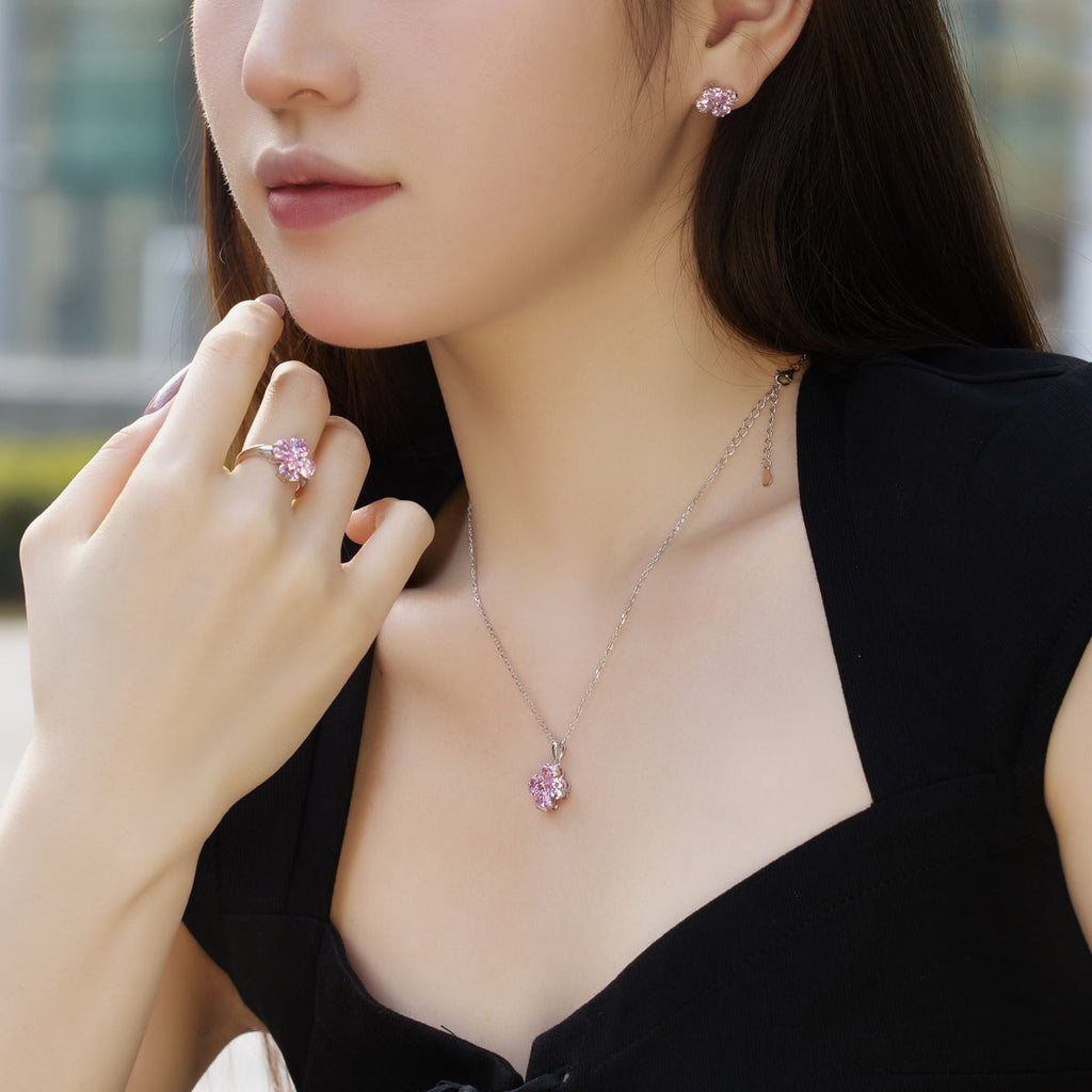 [HOT]四つ葉のクローバーボールピアス