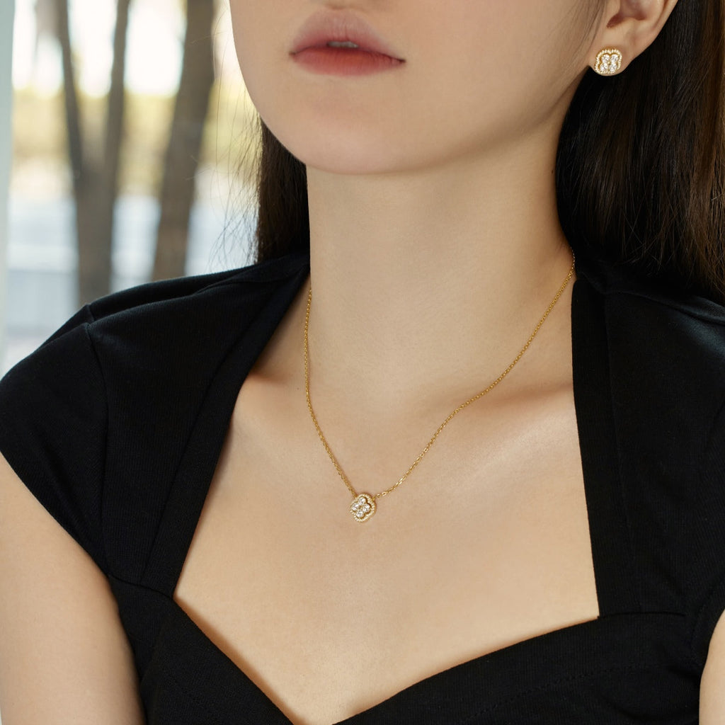 [HOT]Exquisite Necklace With Four-Leaf Clover Flower Design