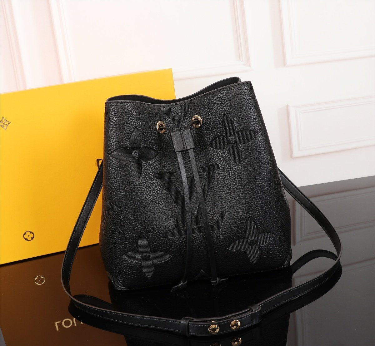 CRAFTY NÉONOÉ BANDOULIÈRE MM 26CM NOIR