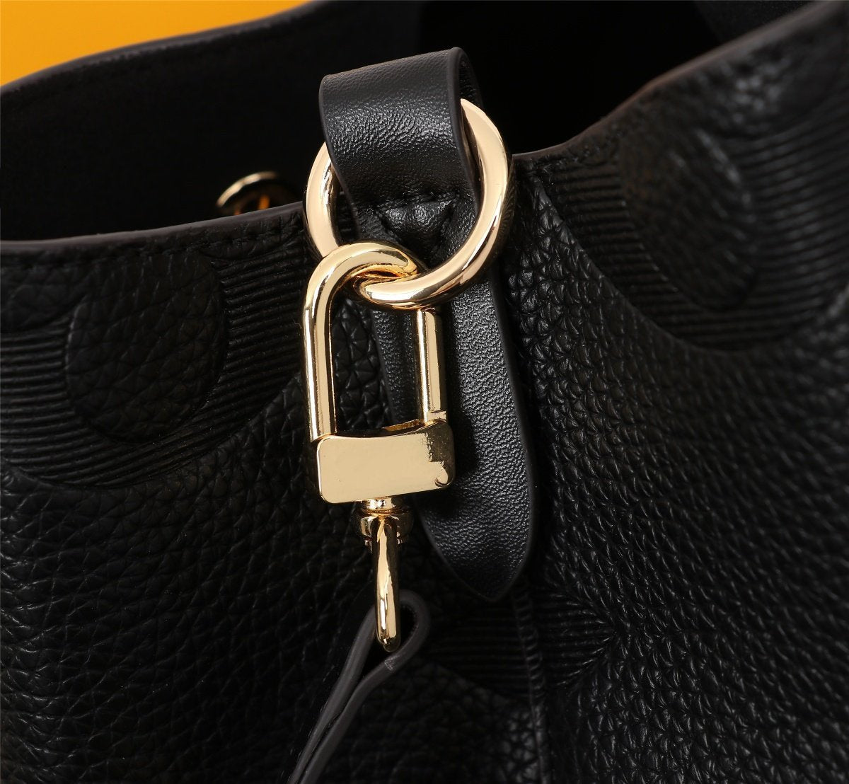 CRAFTY NÉONOÉ BANDOULIÈRE MM 26CM NOIR