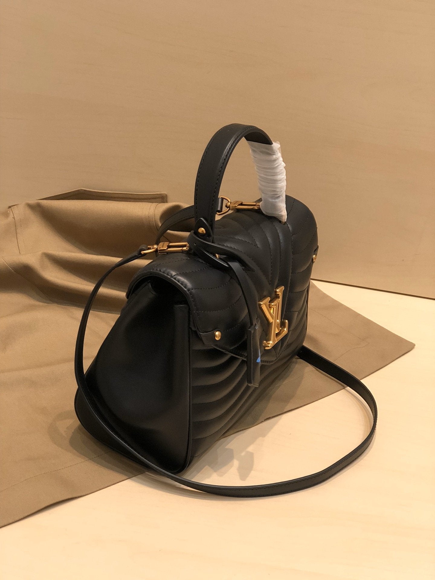 SAC À MAIN LV 26 CM EN CUIR DE VEAU NOIR
