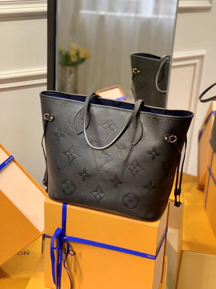 NEVERFULL MM 32 CUIR DE VACHE GAUFRÉ NOIR 