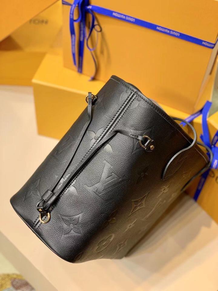NEVERFULL MM 32 CUIR DE VACHE GAUFRÉ NOIR 