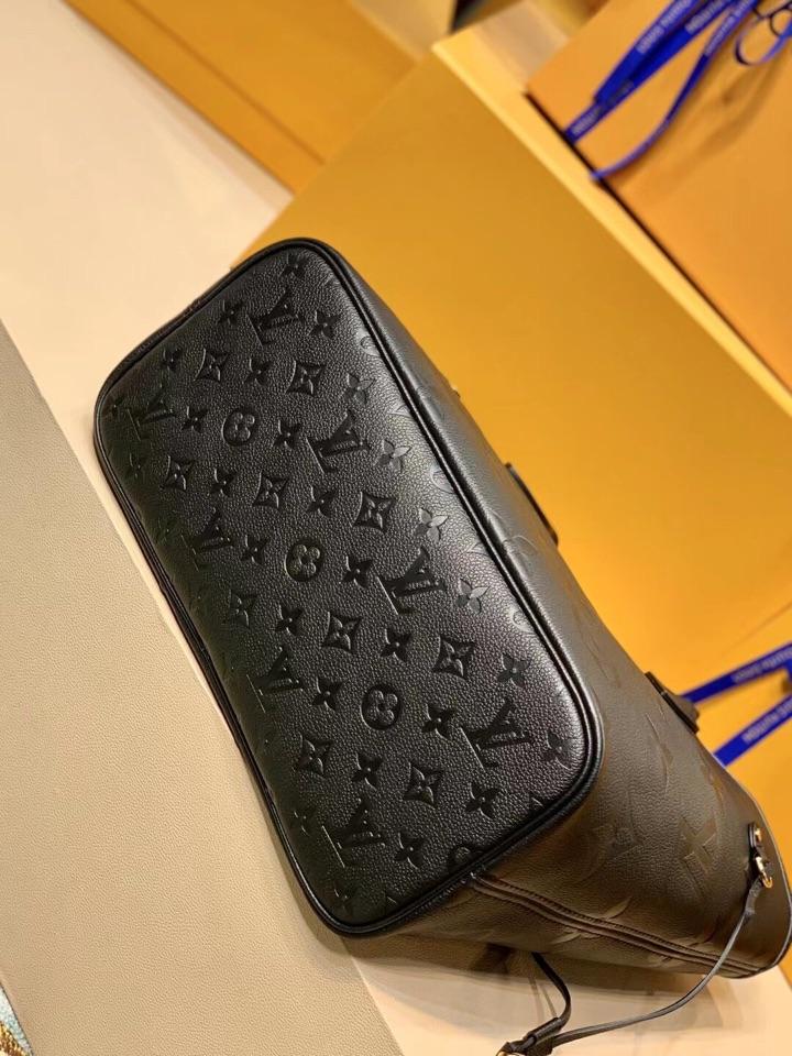 NEVERFULL MM 32 CUIR DE VACHE GAUFRÉ NOIR 